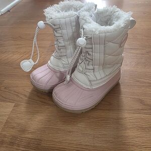Khombu Kids Boots in Pink and White